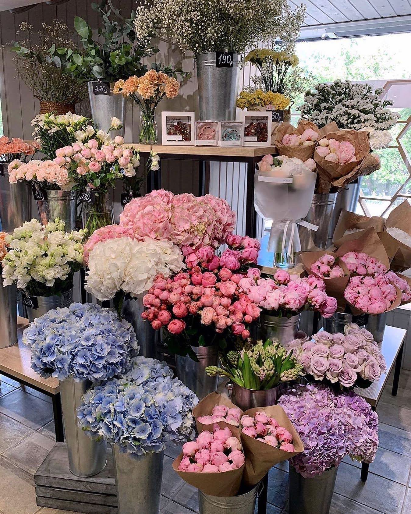 Купить и заказать доставку цветов